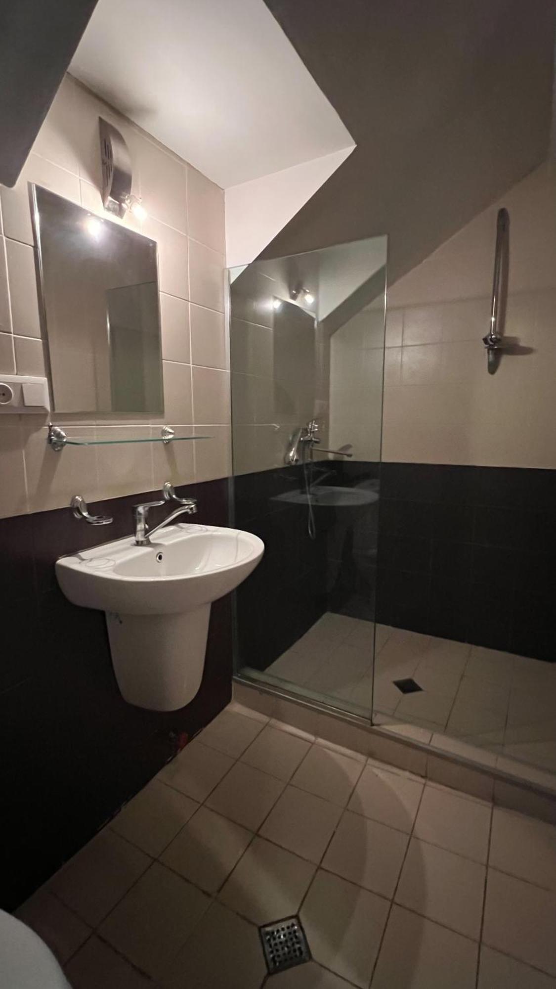 Duma Hotel Tbilisi Esterno foto