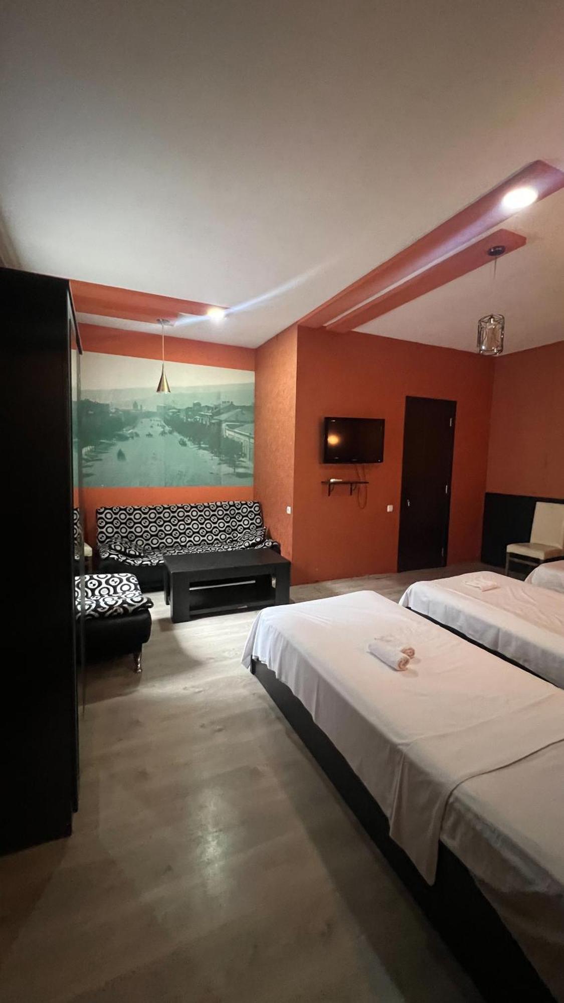 Duma Hotel Tbilisi Esterno foto
